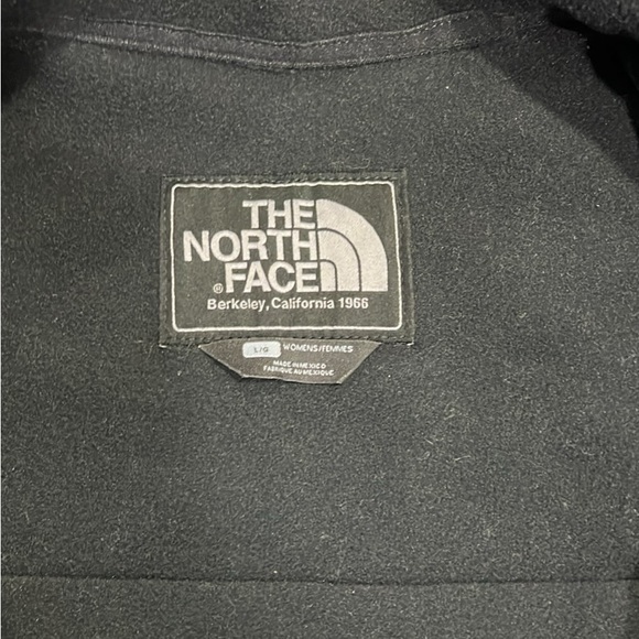 Women's Large North Face Jacket - Like New - Picture 6 of 10